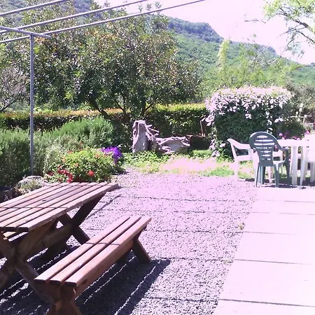 Farm stay Cugumia *